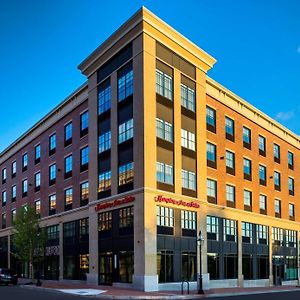 Hampton Inn & Suites Portsmouth Downtown